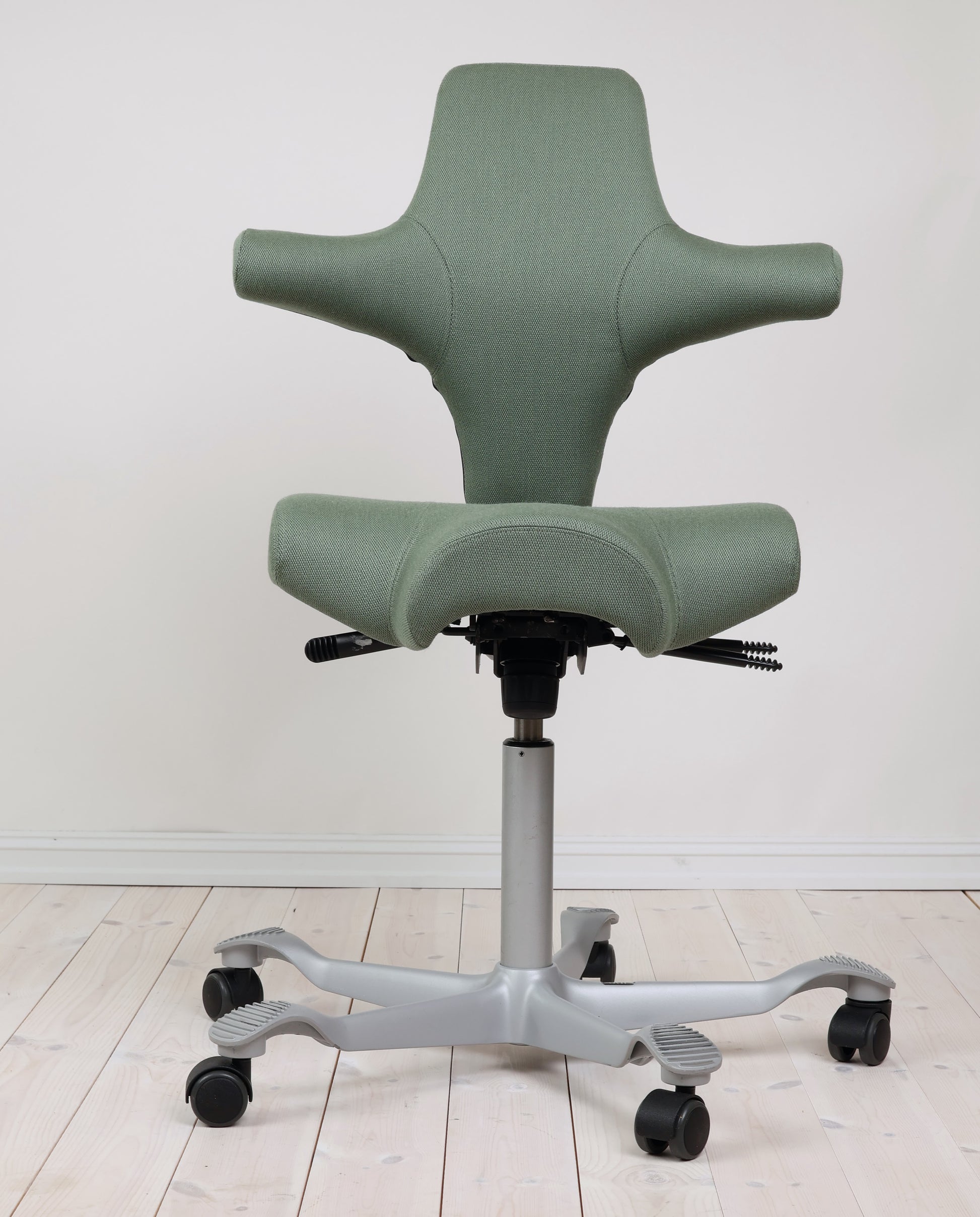 HÅG Capisco 8106 (#76) – Grønn Gandal 930