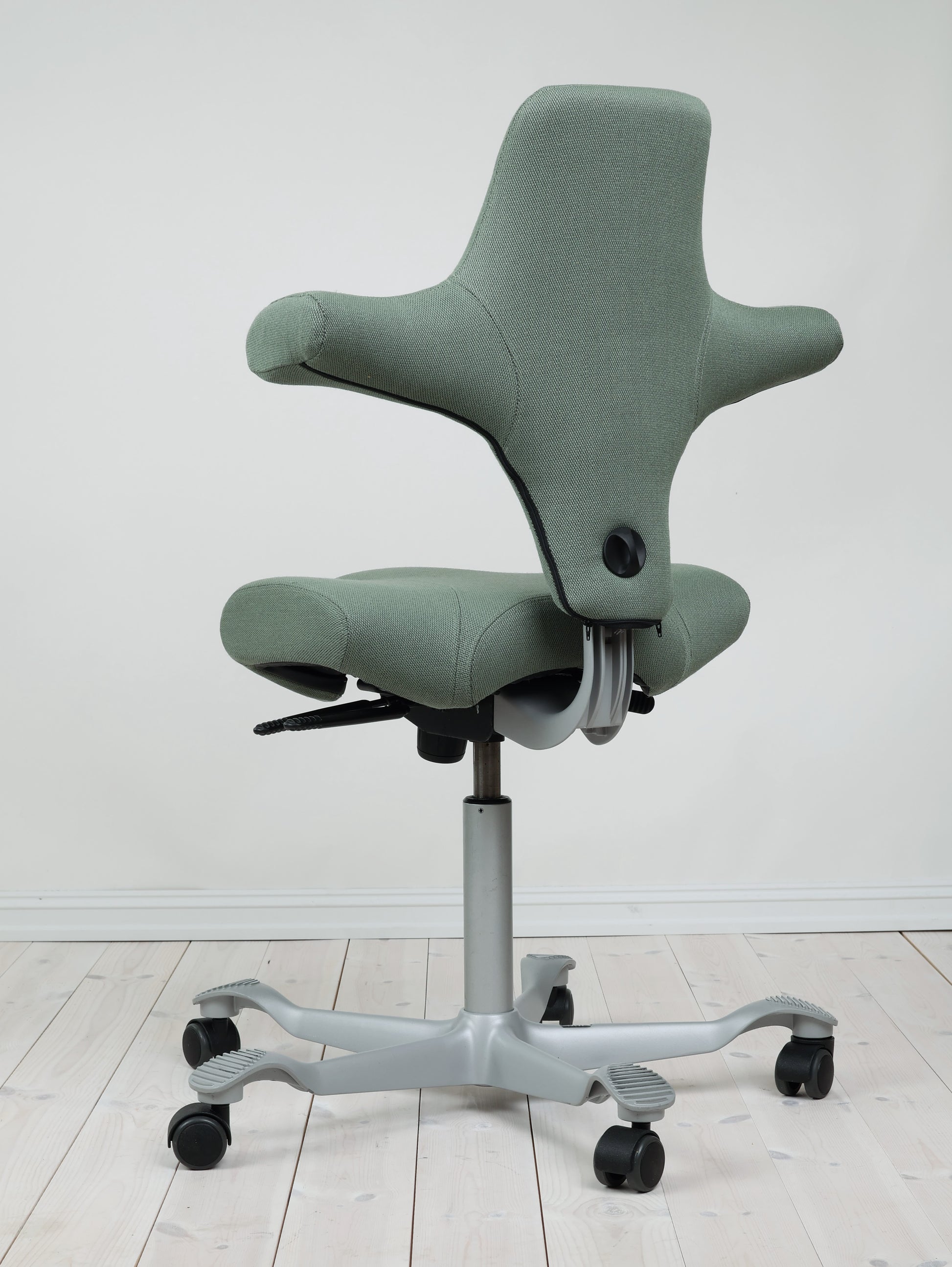 HÅG Capisco 8106 (#76) – Grønn Gandal 930