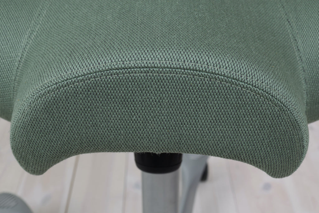 HÅG Capisco 8106 (#76) – Grønn Gandal 930