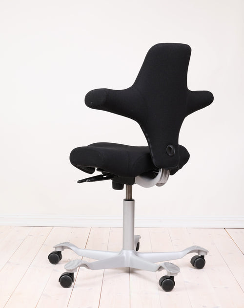 HÅG Capisco 8106 (#89) – Svart Gabriel Gaja - Bestselger