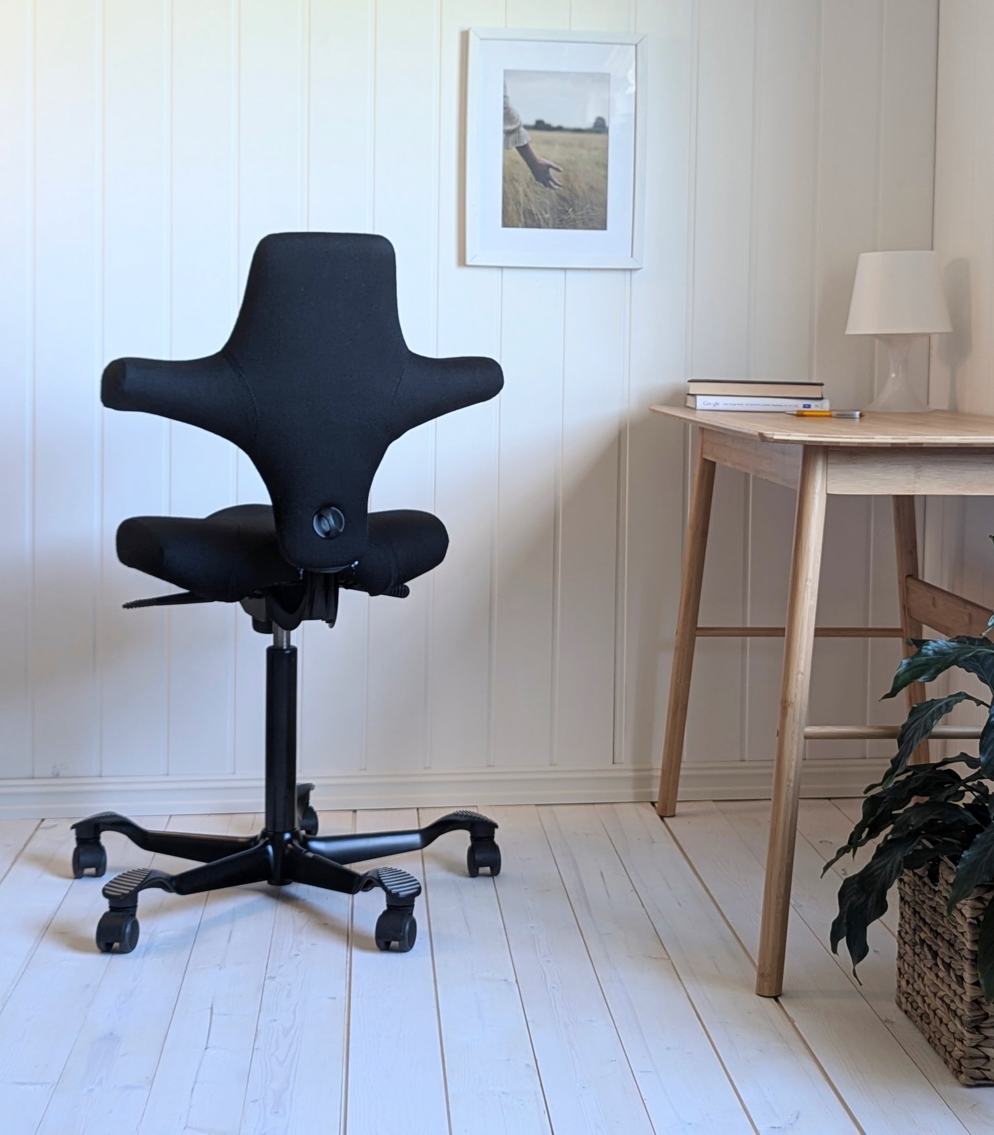 HÅG Capisco 8106 (#86) – Black Premium Wool, Bestseller